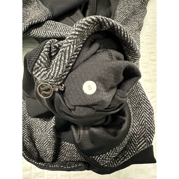 Lululemon Womens Jacket Size 8 - Picture 2 of 4